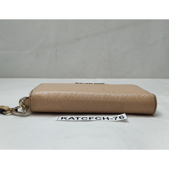 Michael Kors Beige Leather Zip Around Credit Card ID Window Wallet - Picture 4 of 12